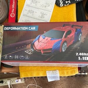 Deformation Car 2.4GHz 1:18 Red and Blue Spider-Man remote car